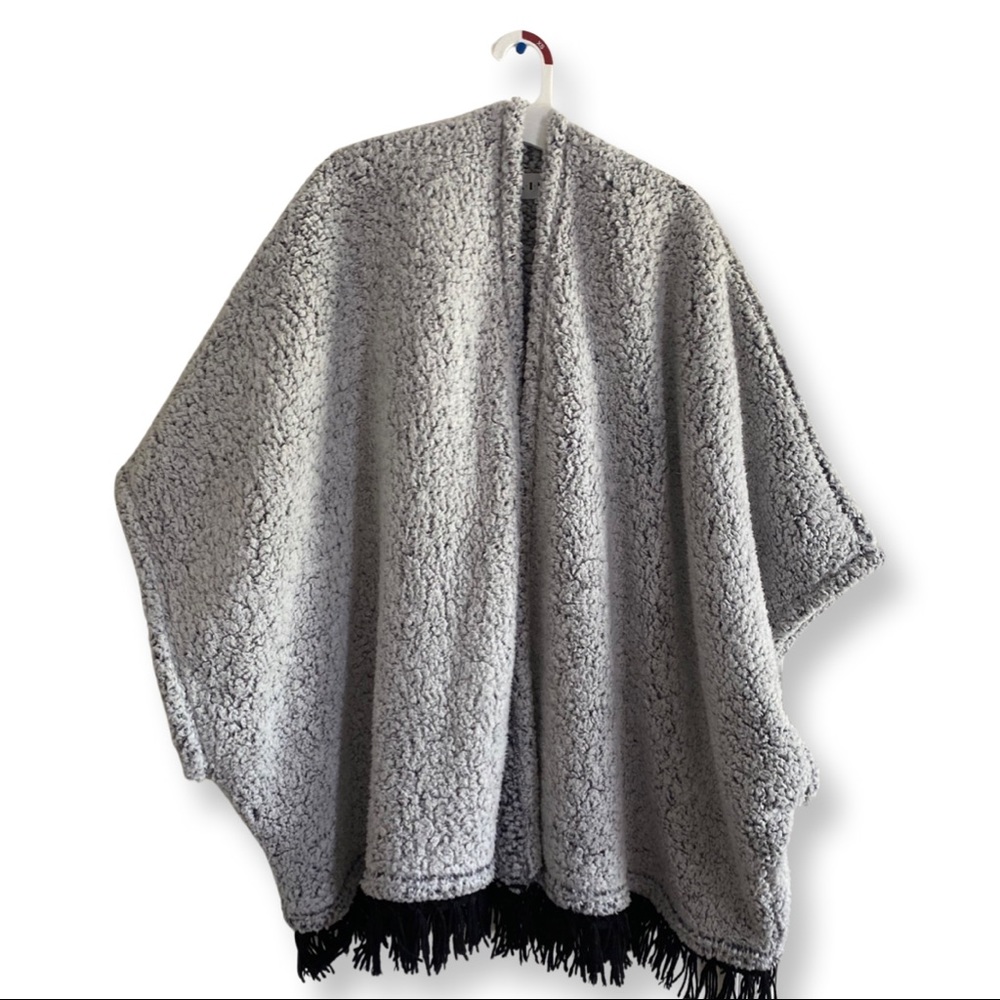 Kikit Gray Shawl